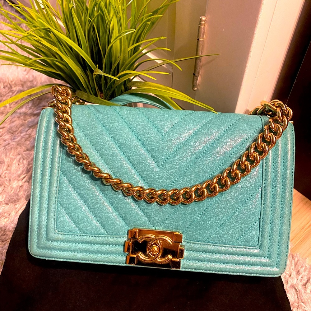 ⛔️SOLD⛔️Guaranteed Authentic Chanel Boy Medium Caviar